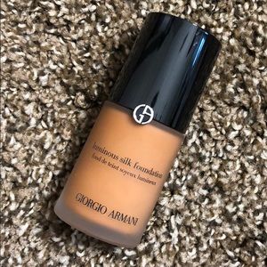 Giorgio Armani Luminous Silk Foundation